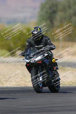media/Nov-06-2023-Moto Forza (Mon) [[ce023d0744]]/3-Intermediate Group/Session 4 (Turns 2 and 1 Exit)/